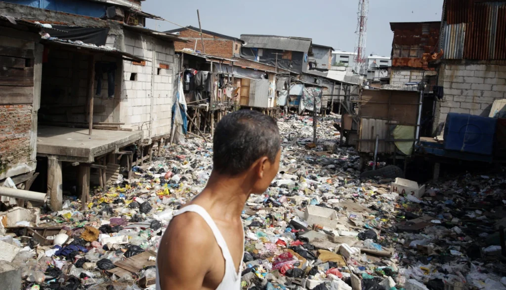 Jakarta: The Sinking City” (2013)