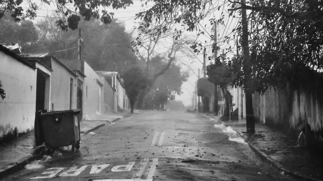 Fotografia de rua na chuva: como transformar uma rua comum em cena de cinema 8 carlos rincon chuva 2 1